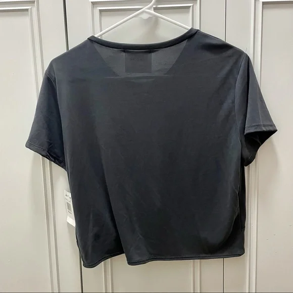 Sadie & Sage Tie Front Black Crop Top Size M - Picture 2 of 4
